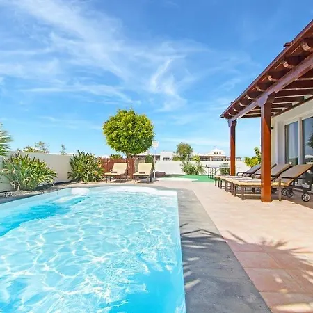 Playa Blanca Sleeps 8 Pool Air Con Wifi Willa *